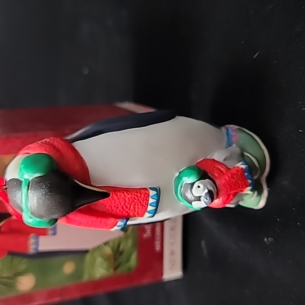 Vintage 2001 Hallmark Keepsake‎ Ornament Safe and Snug Ornament - Picture 6 of 9